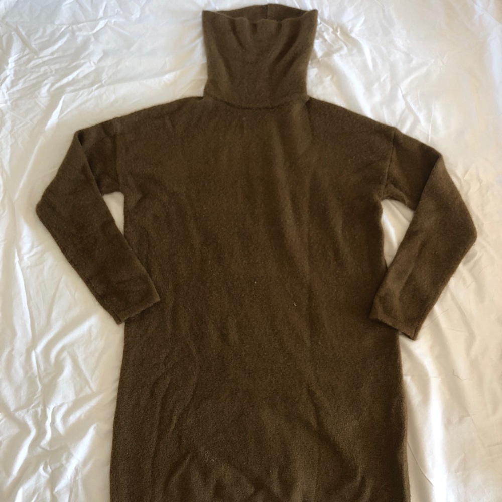 Forever 21 brown turtle neck dress (M)